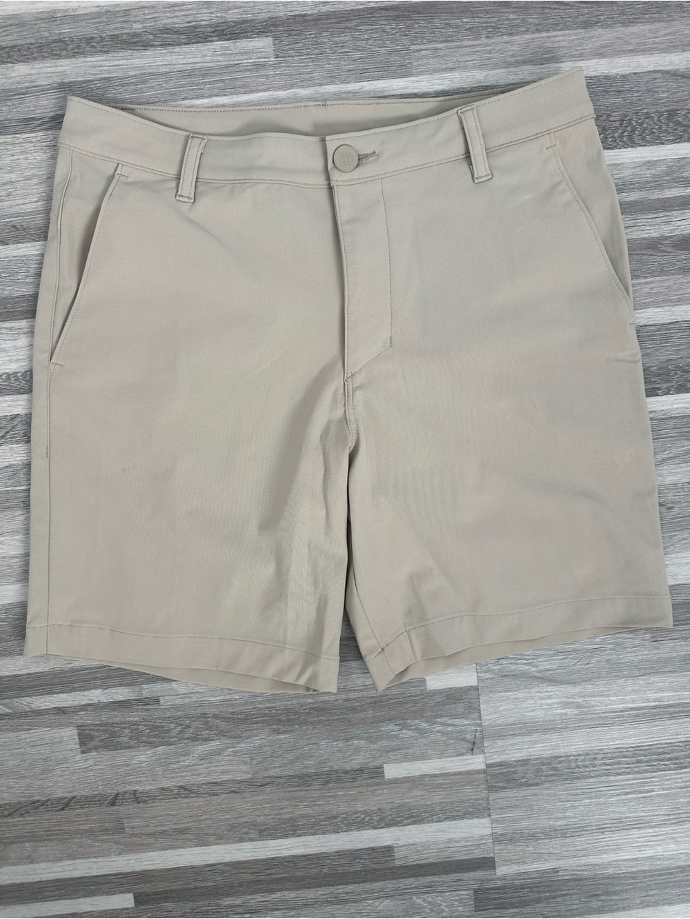 All In Motion Men's Golf Shorts Size 30, Beige, Elastic